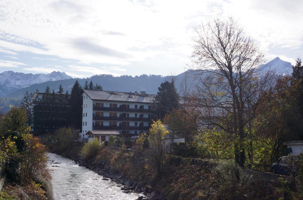 Sunny 1-Room Apartment Near Railway Station Garmisch-Partenkirchen Exterior photo